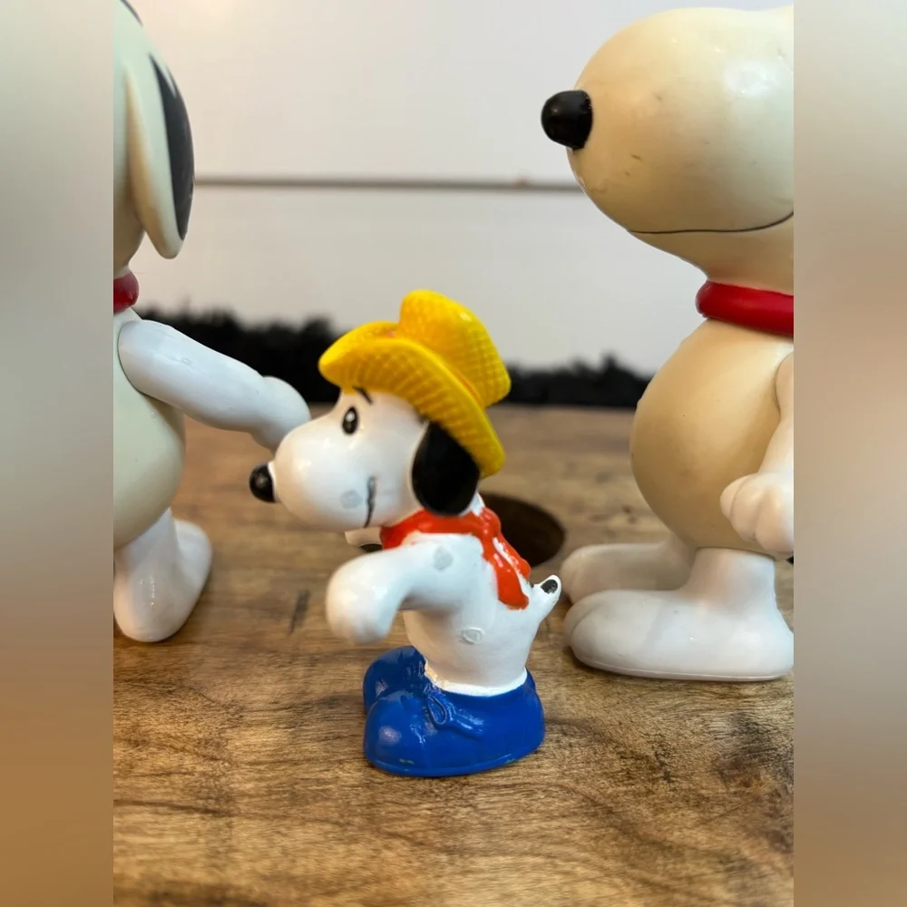 Snoopy Figurine Set of 3 Cake Toppers Cowboy Hat 1999 Hasbro Peanuts Toys